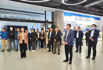 內蒙古科學技術研究院黨組書記常青一行到上海交通大學內蒙古研究院考察調研